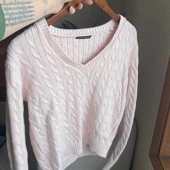 Brandy Melville Pale Pink Cable knit Sweater - Picture 5 of 10